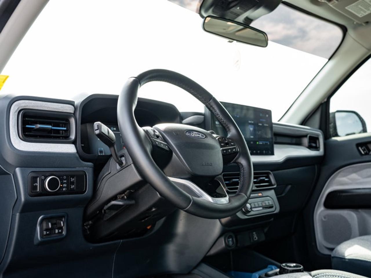 2025 Ford Maverick XLT Photo