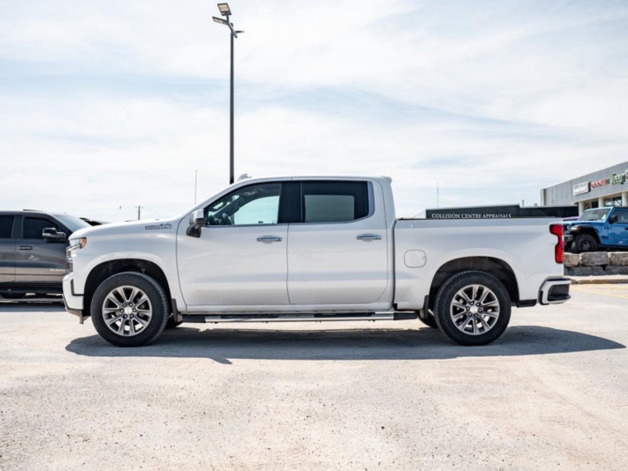 2021 Chevrolet Silverado 1500 High Country Photo4
