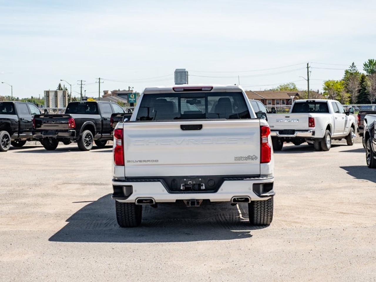 2021 Chevrolet Silverado 1500 High Country Photo
