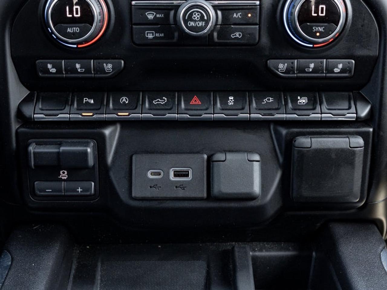 2021 Chevrolet Silverado 1500 High Country Photo