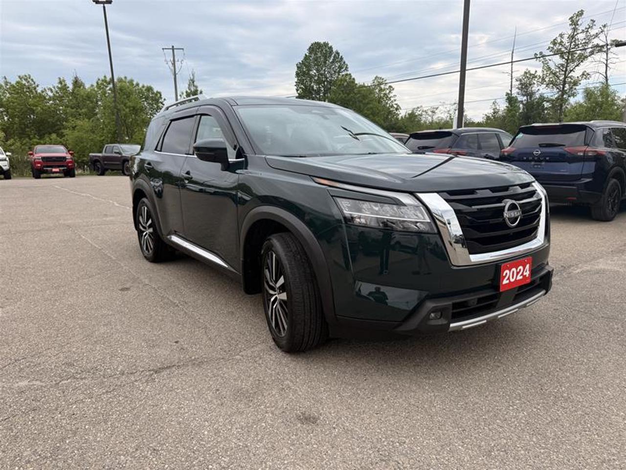 2024 Nissan Pathfinder Platinum 4WD Photo