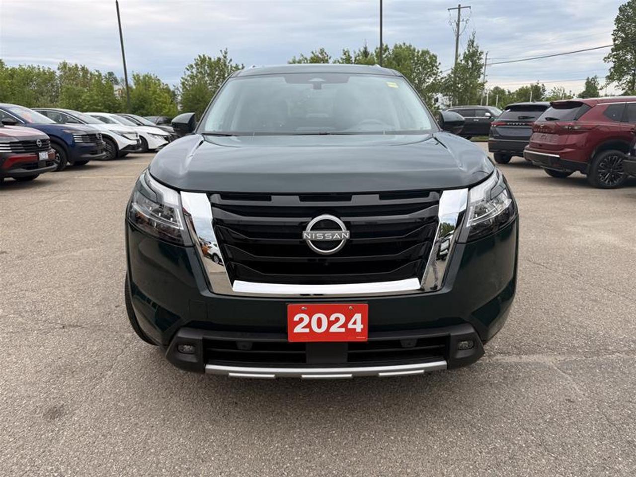 2024 Nissan Pathfinder Platinum 4WD Photo