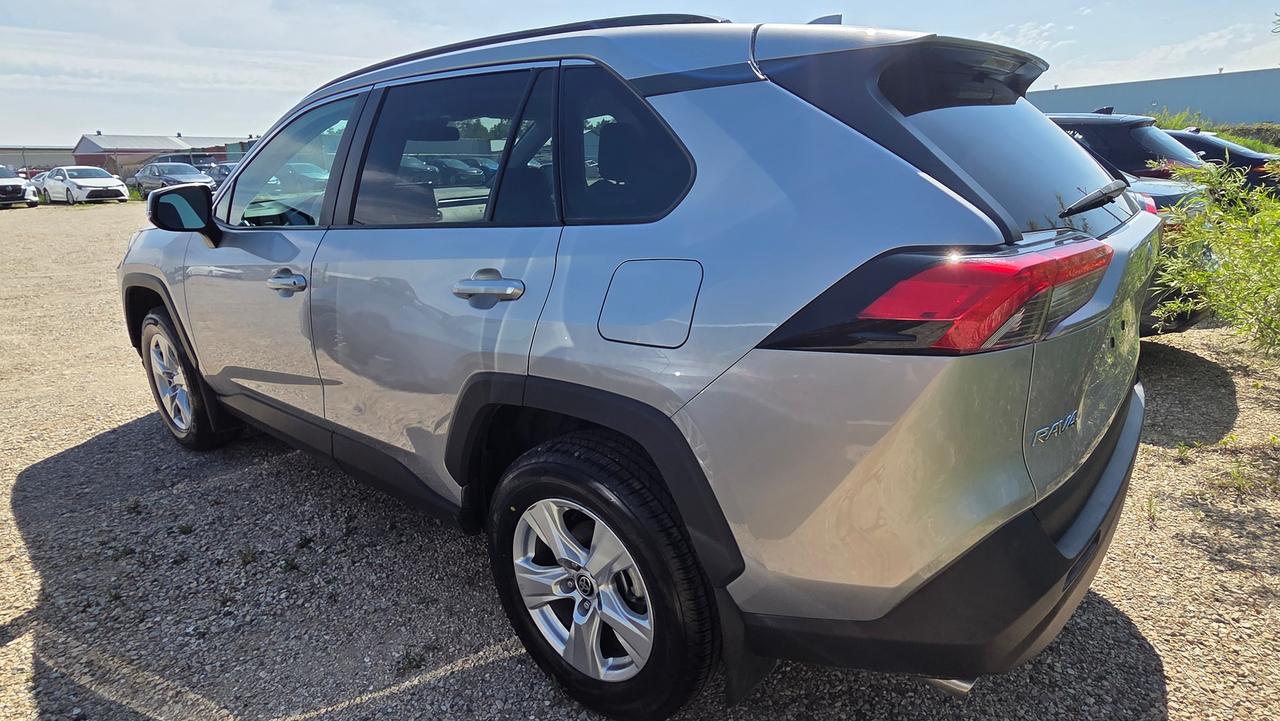2021 Toyota RAV4 XLE Photo