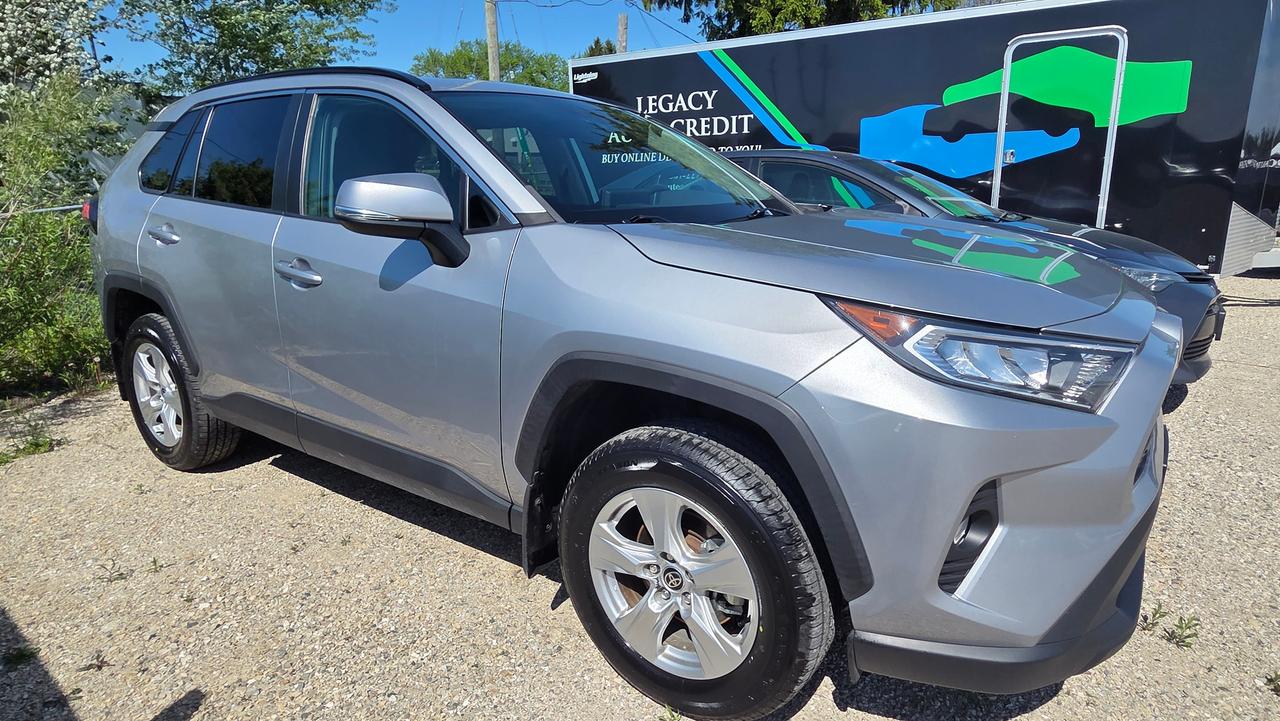 2021 Toyota RAV4 XLE Photo