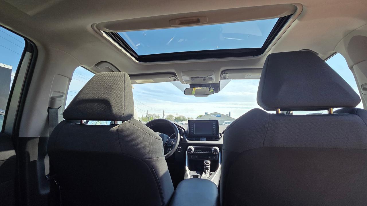 2021 Toyota RAV4 XLE Photo