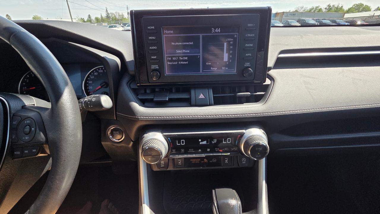 2021 Toyota RAV4 XLE Photo