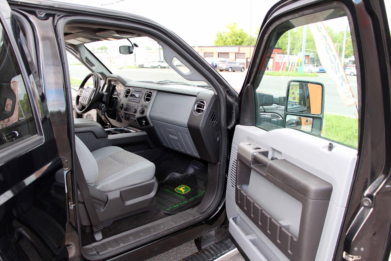 2011 Ford SUPER DUTY F-350 SRW XLT Photo