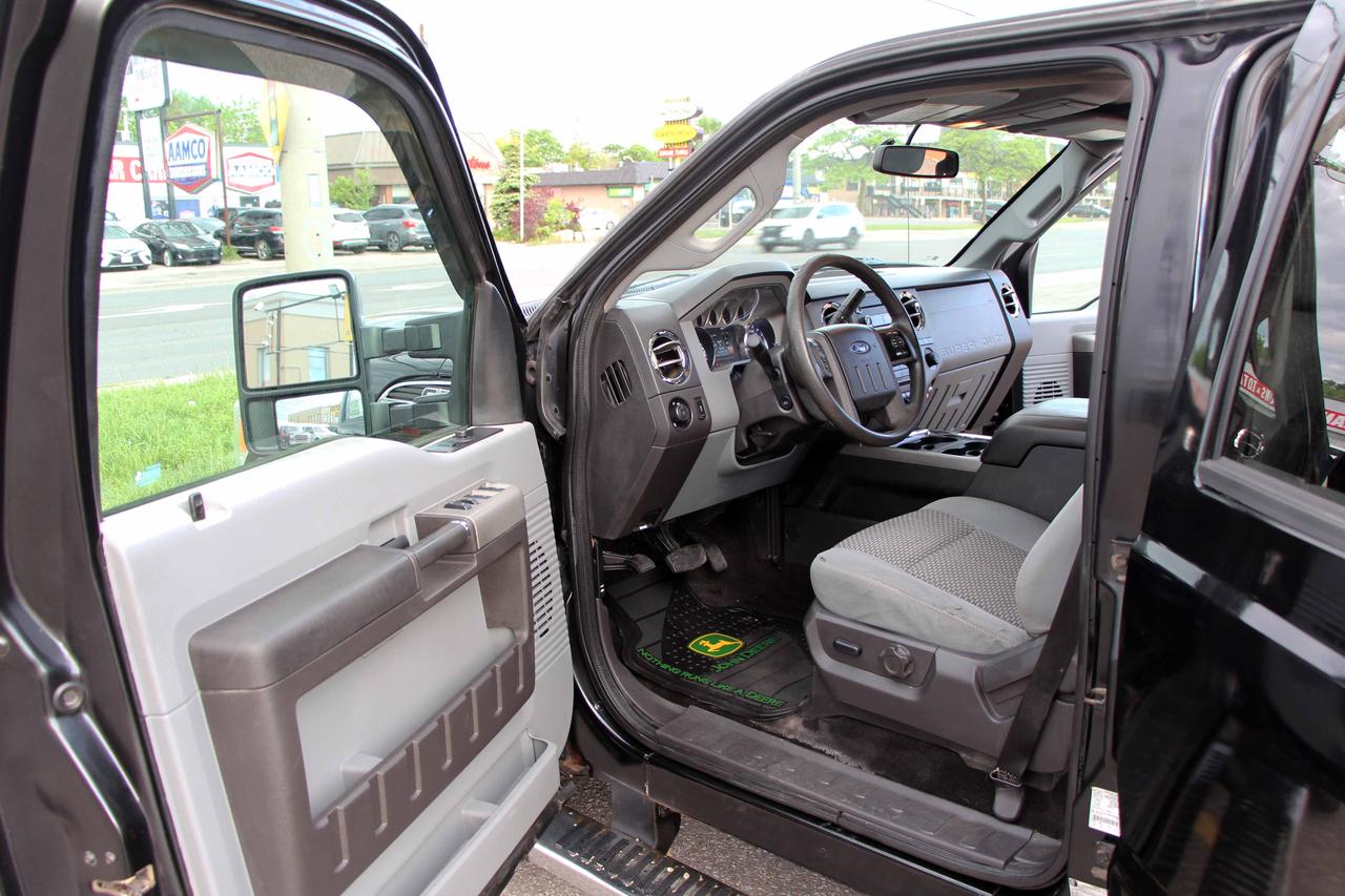 2011 Ford SUPER DUTY F-350 SRW XLT Photo