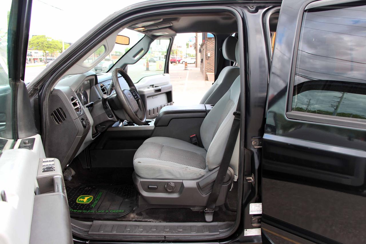 2011 Ford SUPER DUTY F-350 SRW XLT Photo