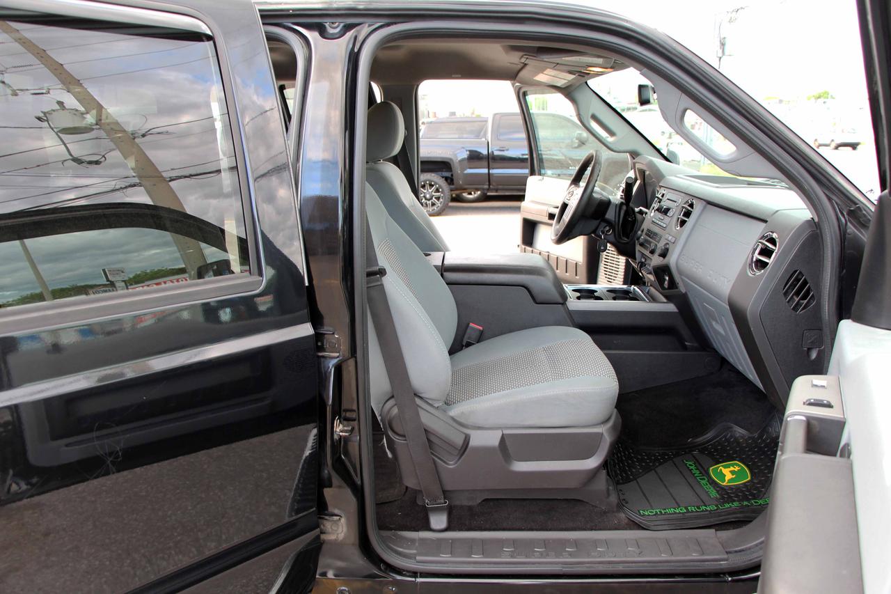 2011 Ford SUPER DUTY F-350 SRW XLT Photo