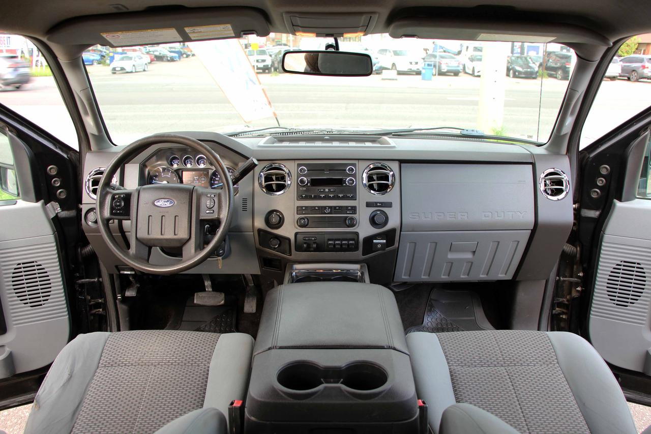 2011 Ford SUPER DUTY F-350 SRW XLT Photo