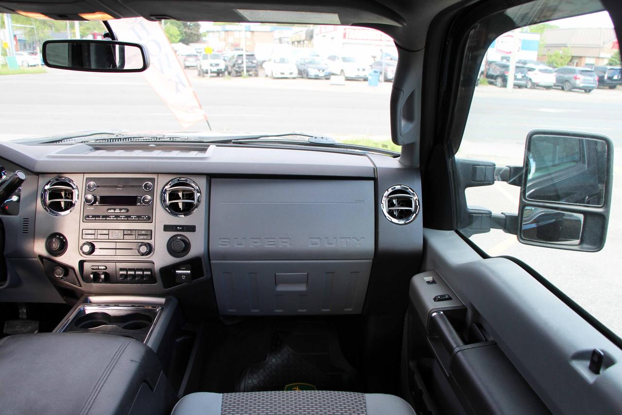 2011 Ford SUPER DUTY F-350 SRW XLT Photo
