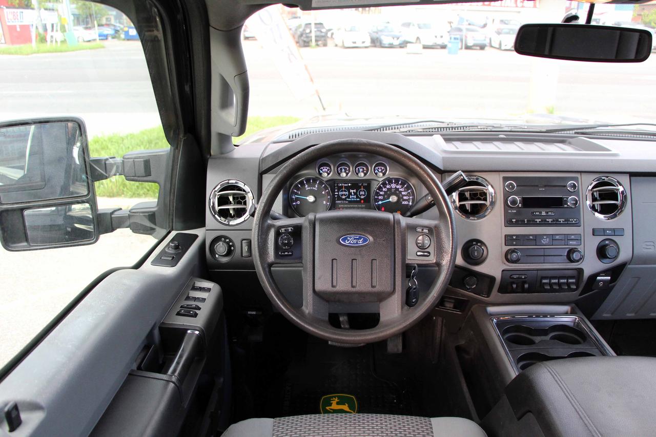 2011 Ford SUPER DUTY F-350 SRW XLT Photo