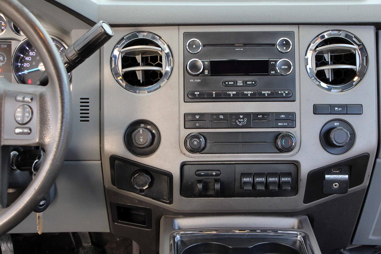 2011 Ford SUPER DUTY F-350 SRW XLT Photo