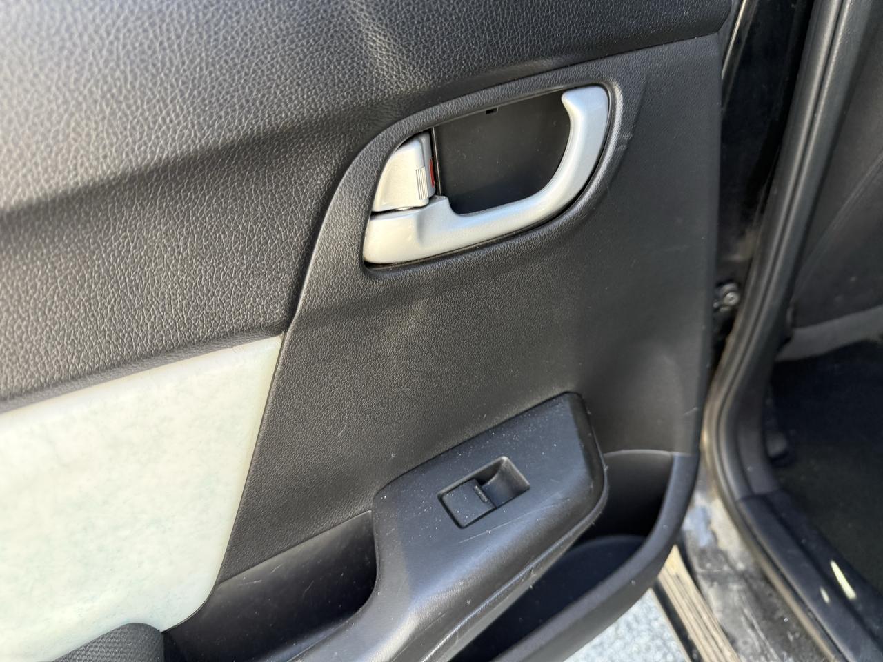 2015 Honda Civic 4dr Man EX Photo
