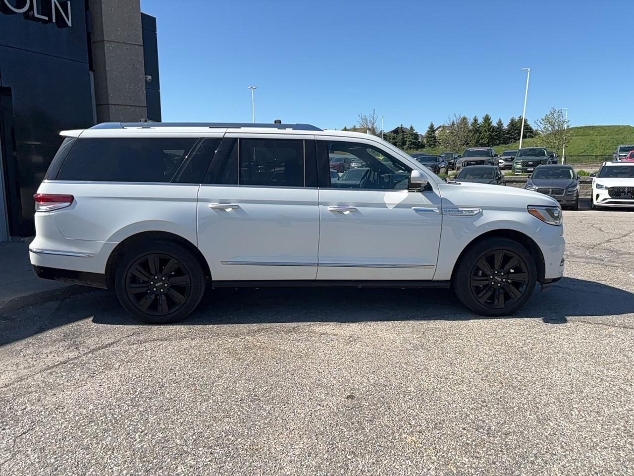 2024 Lincoln Navigator LONG VERSION, LUXURY PACKAGE, 22'S, BLACK PACK! Photo