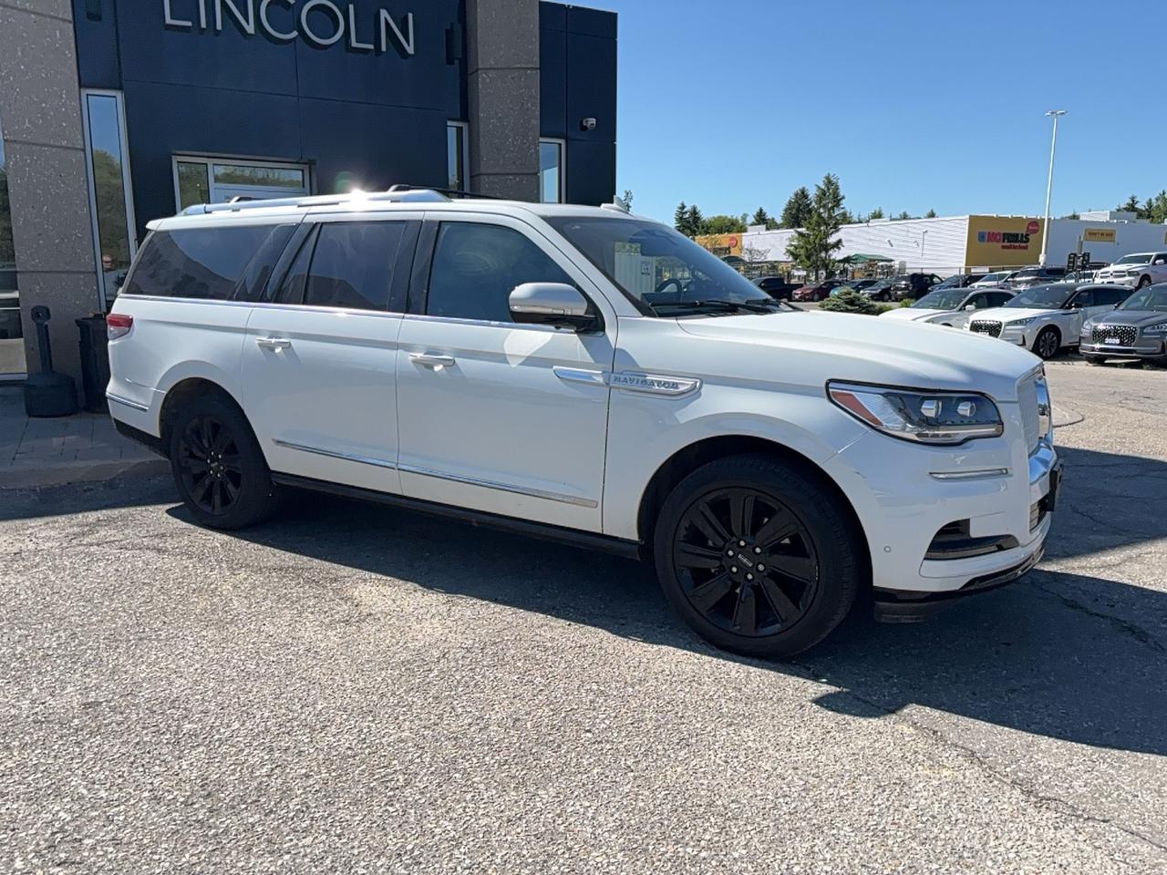 2024 Lincoln Navigator LONG VERSION, LUXURY PACKAGE, 22'S, BLACK PACK! Photo2
