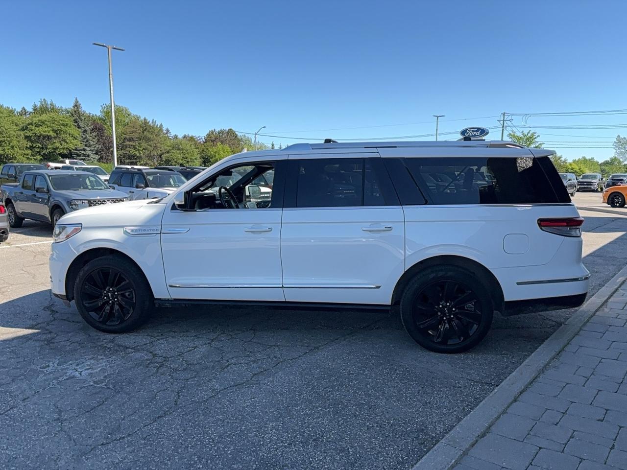2024 Lincoln Navigator LONG VERSION, LUXURY PACKAGE, 22'S, BLACK PACK! Photo