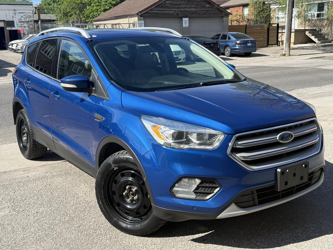 2018 Ford Escape Titanium Photo2