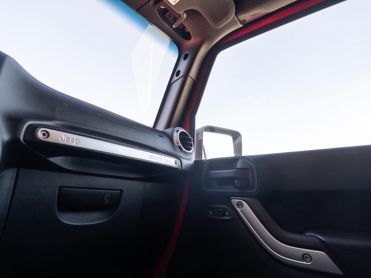 2015 Jeep Wrangler 4WD 2DR SAHARA Photo8