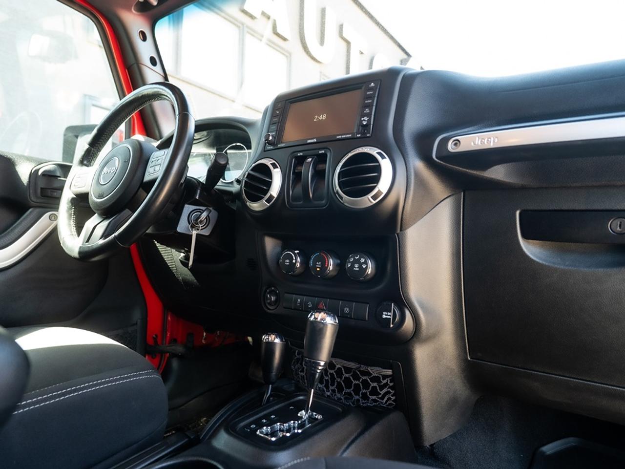2015 Jeep Wrangler 4WD 2DR SAHARA Photo17