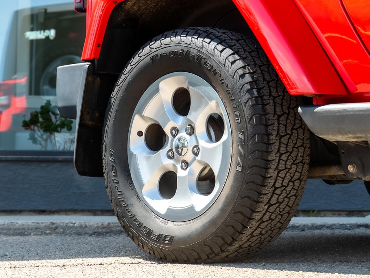 2015 Jeep Wrangler 4WD 2DR SAHARA Photo3