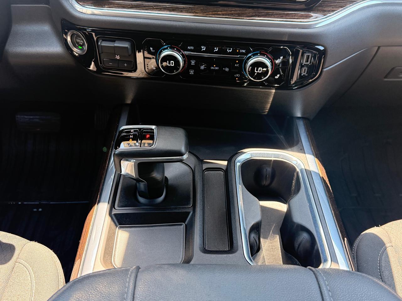 2024 GMC Sierra 1500 ELEVATION Photo