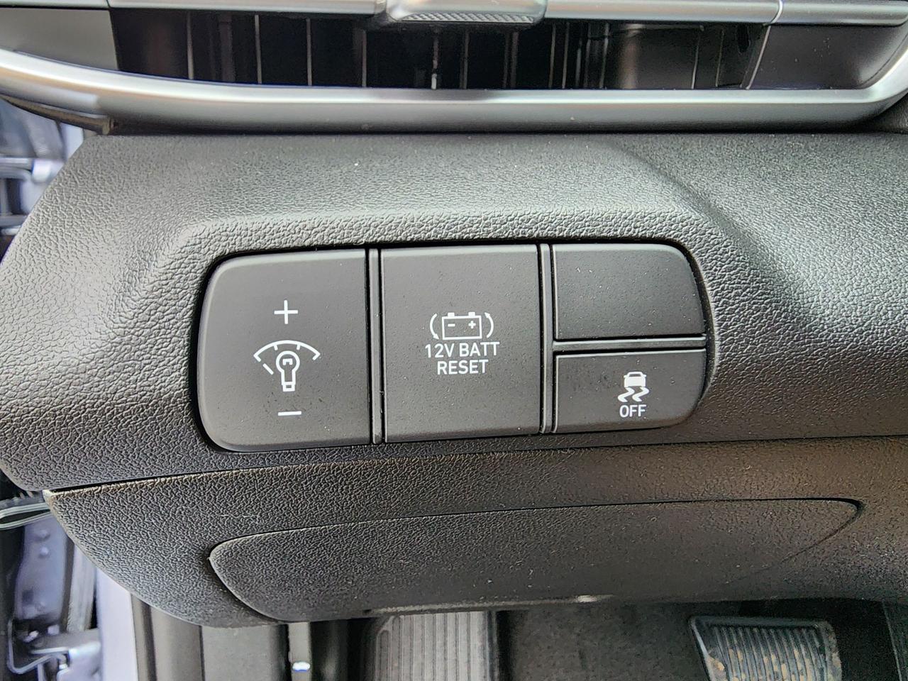 2026 Hyundai Elantra HEV Luxury Photo
