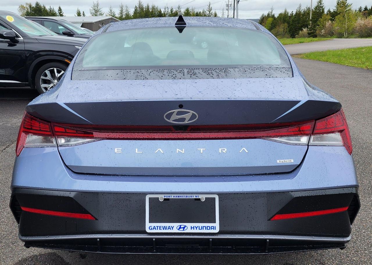 2026 Hyundai Elantra HEV Luxury Photo