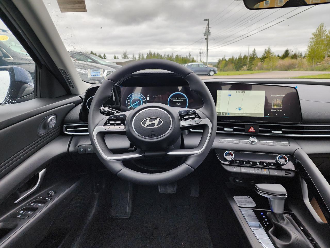 2026 Hyundai Elantra HEV Luxury Photo