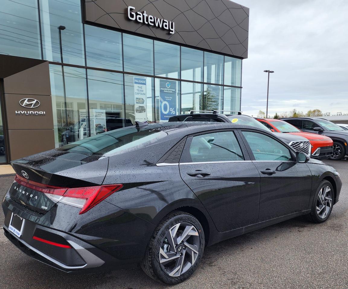 2026 Hyundai Elantra HEV Luxury Photo