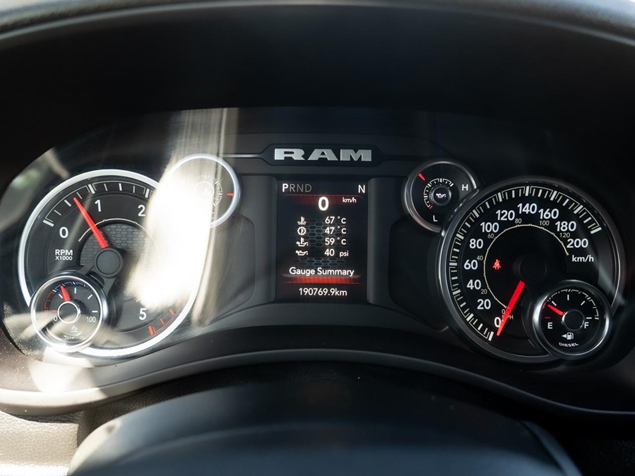 2023 RAM 2500 Tradesman 4x4 Crew Cab 8' Box Photo15