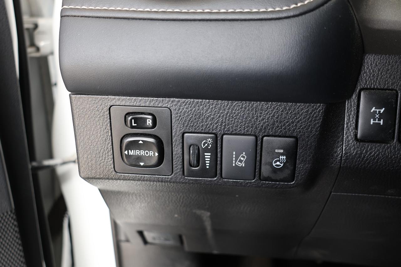 2018 Toyota RAV4 Platinum AWD - SUNROOF|NAVI|CAMERA|BLINDSPOT Photo