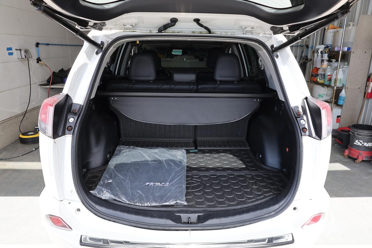 2018 Toyota RAV4 Platinum AWD - SUNROOF|NAVI|CAMERA|BLINDSPOT Photo