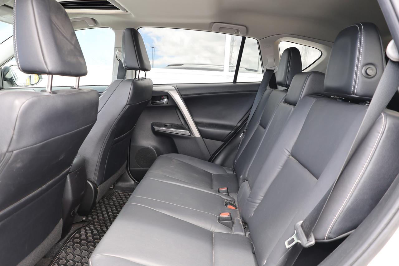 2018 Toyota RAV4 Platinum AWD - SUNROOF|NAVI|CAMERA|BLINDSPOT Photo