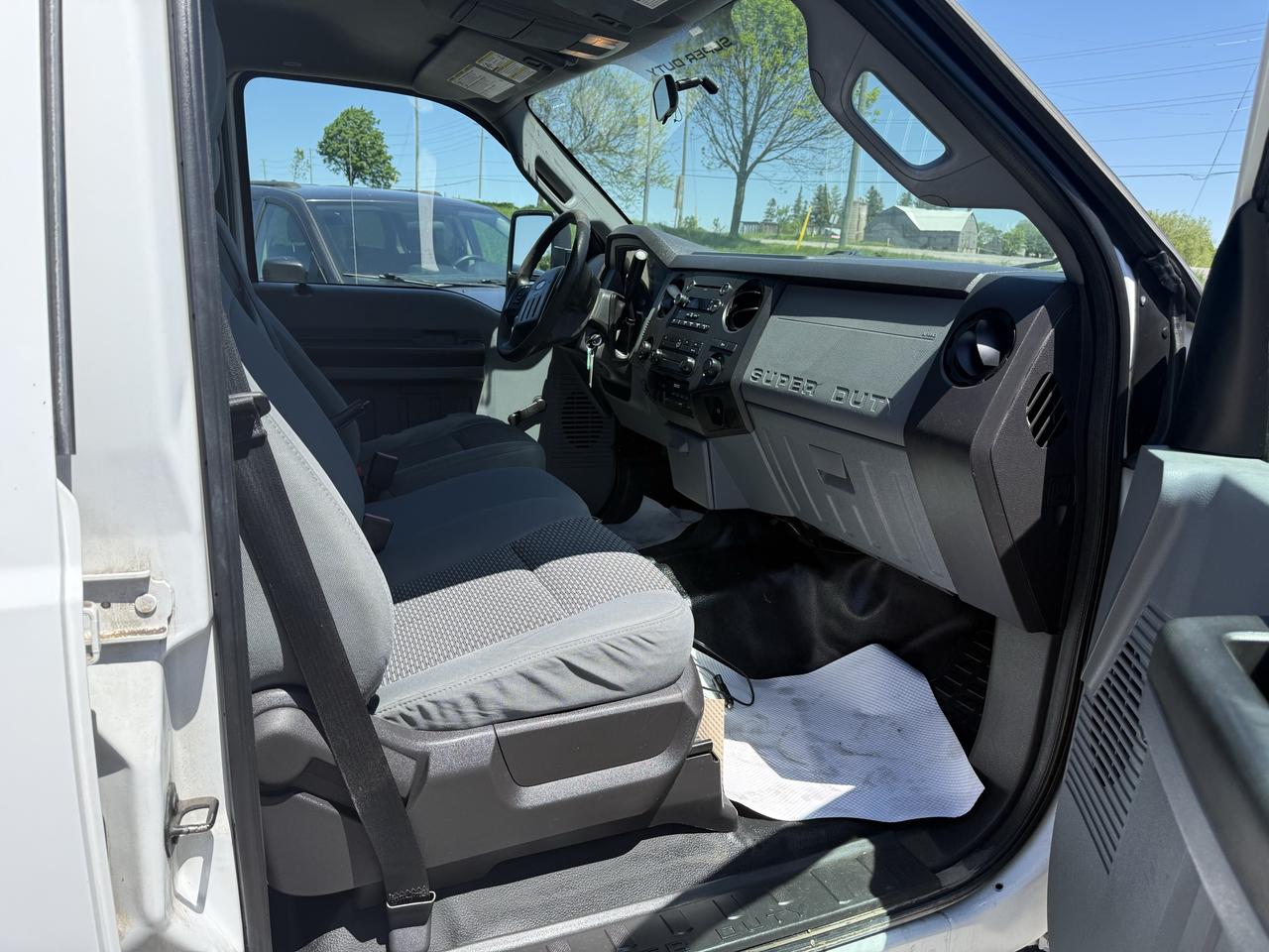 2013 Ford SUPER DUTY F-250 SRW XL Photo