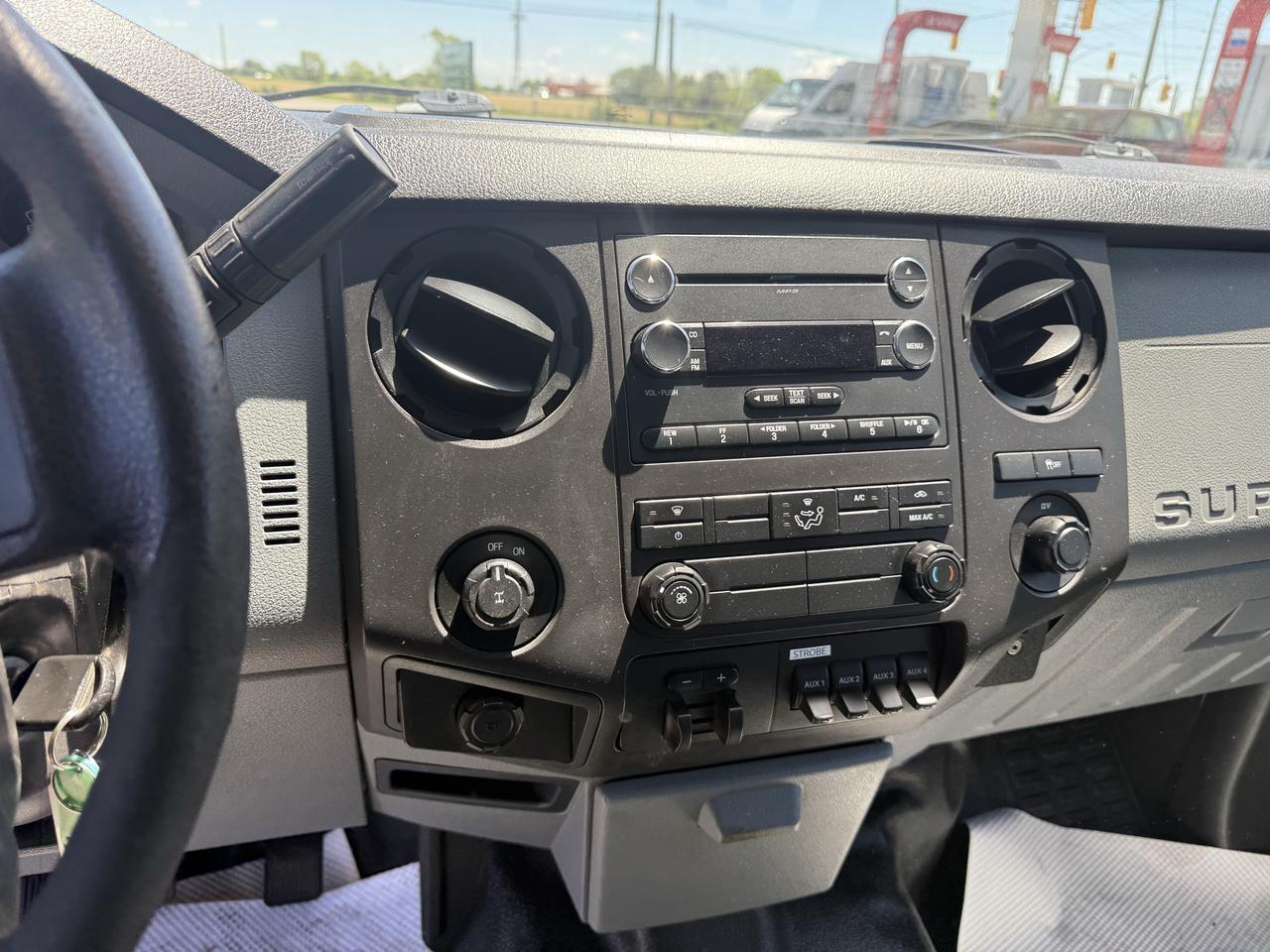 2013 Ford SUPER DUTY F-250 SRW XL Photo