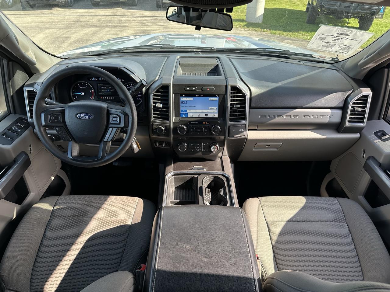 2018 Ford F-350 XLT 4WD Crew Cab 8' Box Photo