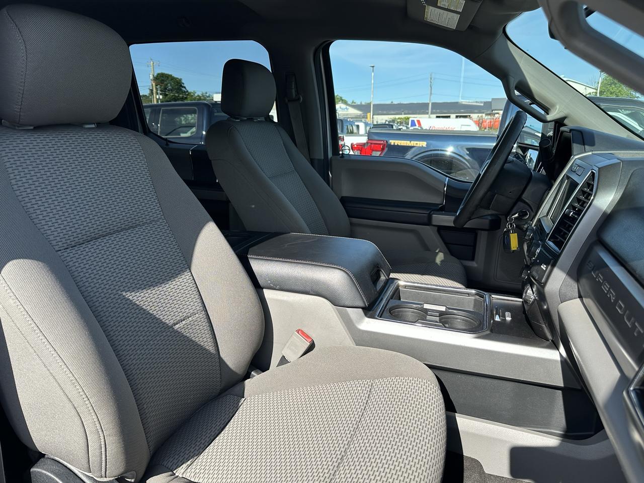 2018 Ford F-350 XLT 4WD Crew Cab 8' Box Photo