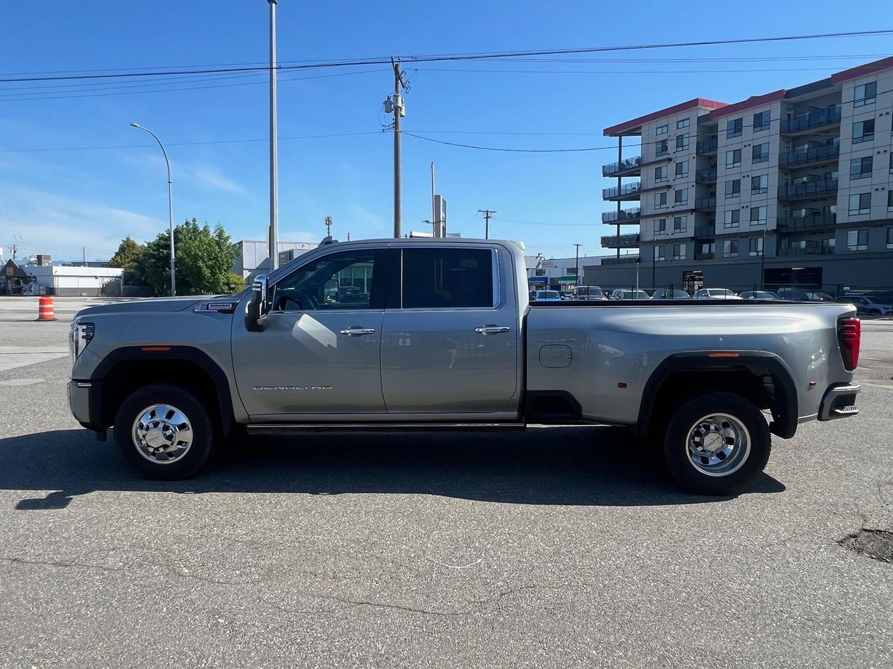 2025 GMC Sierra 3500 Denali Photo4