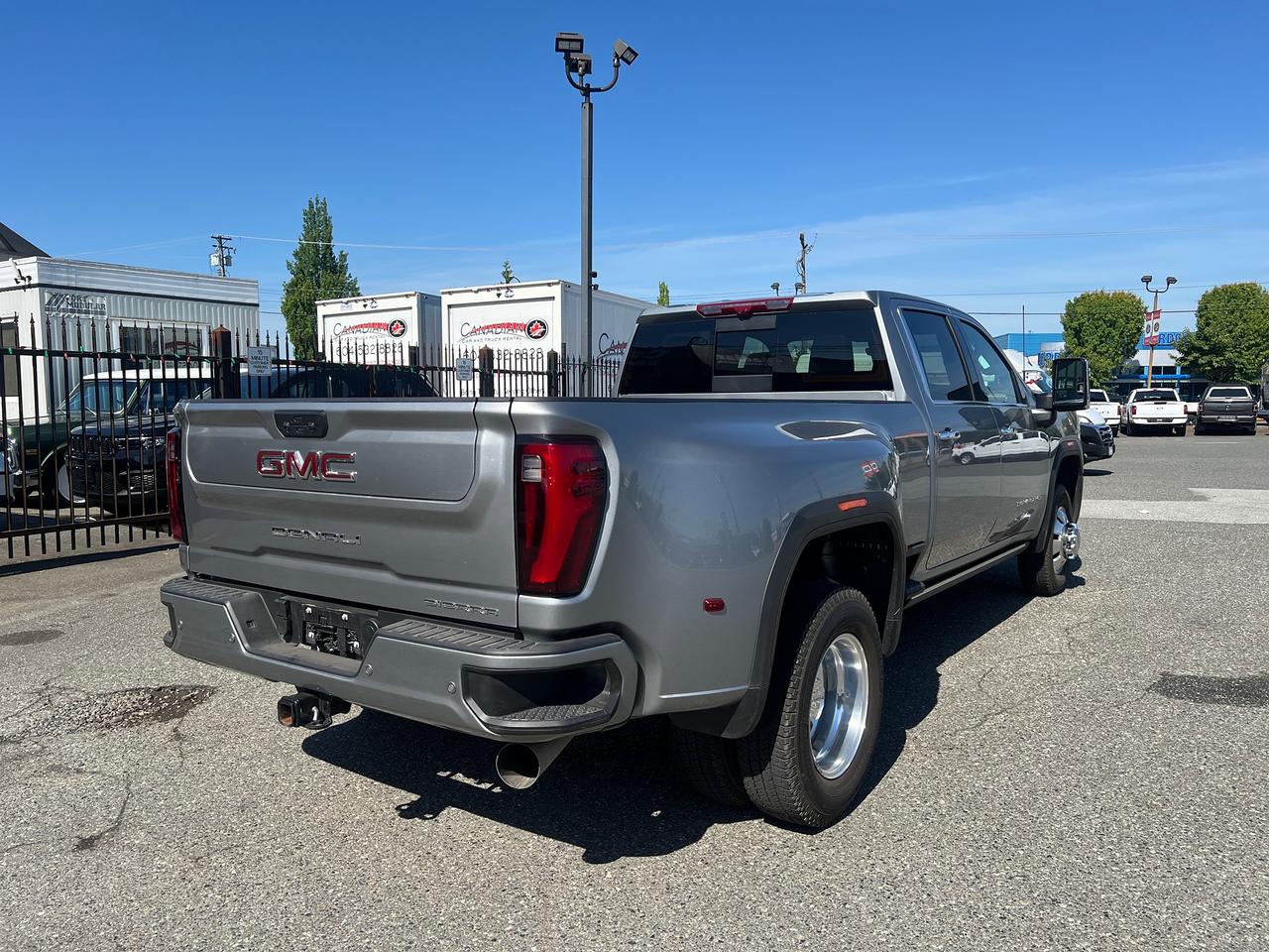2025 GMC Sierra 3500 Denali Photo7