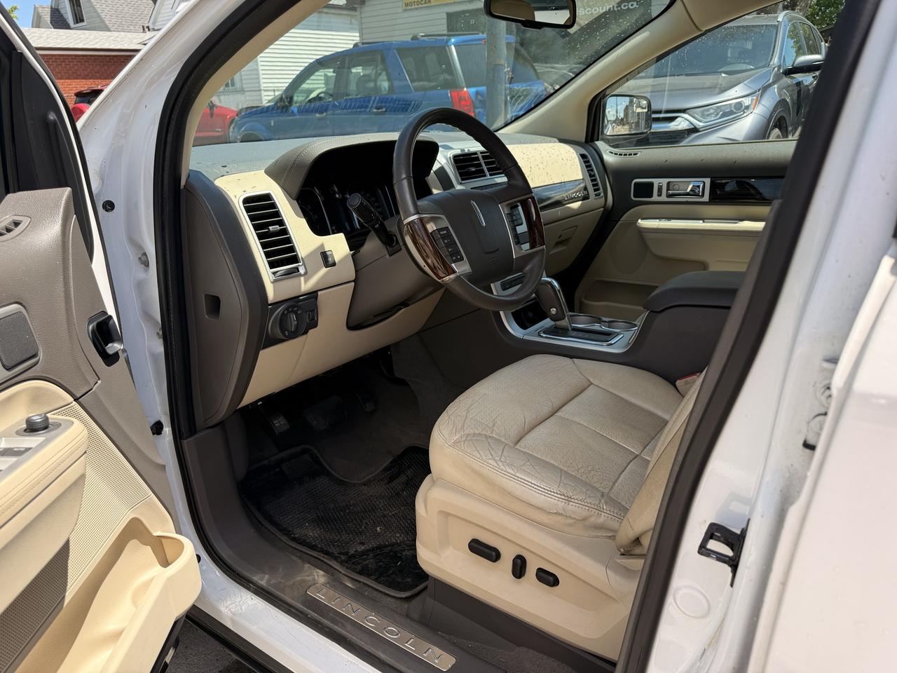 2010 Lincoln MKX AWD 4DR Photo