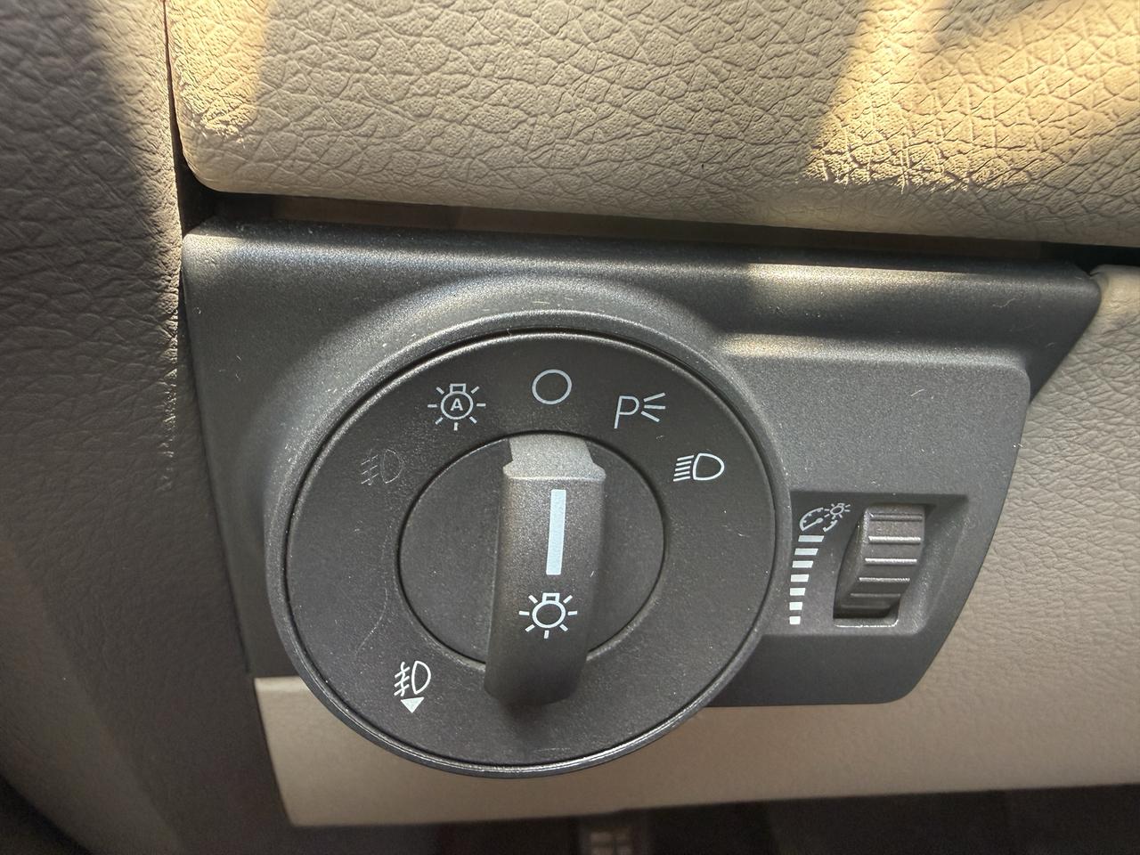 2010 Lincoln MKX AWD 4DR Photo