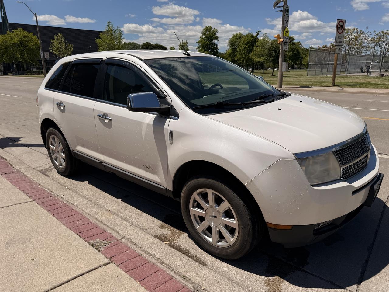 2010 Lincoln MKX AWD 4DR Photo