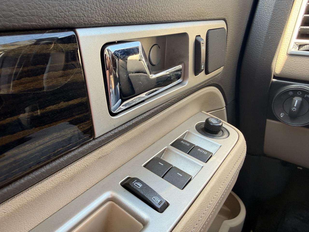 2010 Lincoln MKX AWD 4DR Photo
