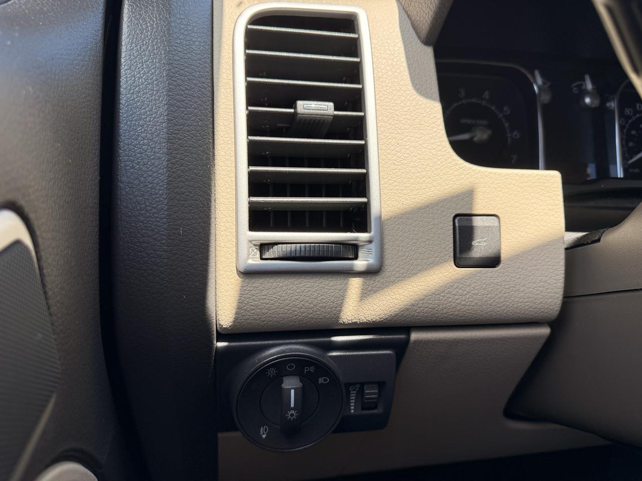 2010 Lincoln MKX AWD 4DR Photo