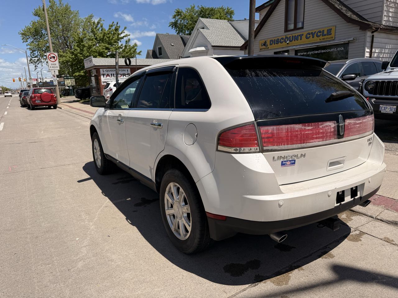 2010 Lincoln MKX AWD 4DR Photo