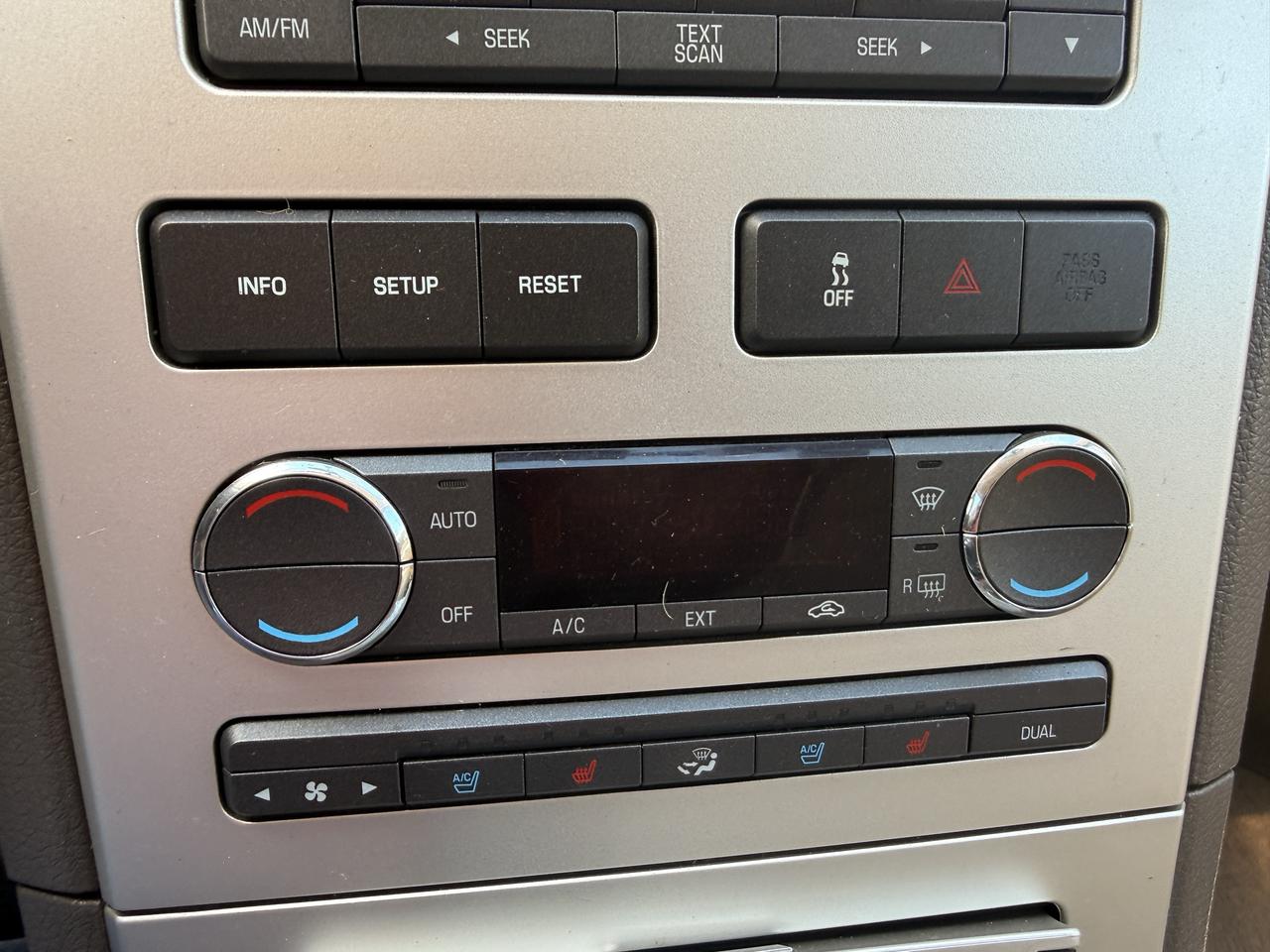 2010 Lincoln MKX AWD 4DR Photo