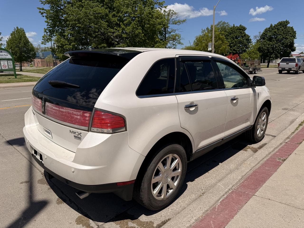 2010 Lincoln MKX AWD 4DR Photo