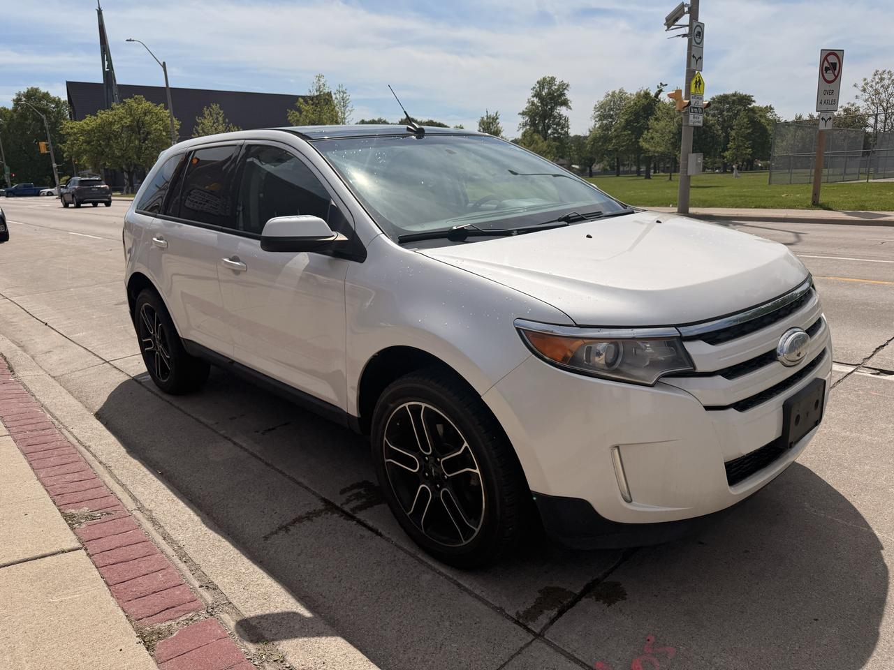 2013 Ford Edge 4DR SEL FWD Photo4